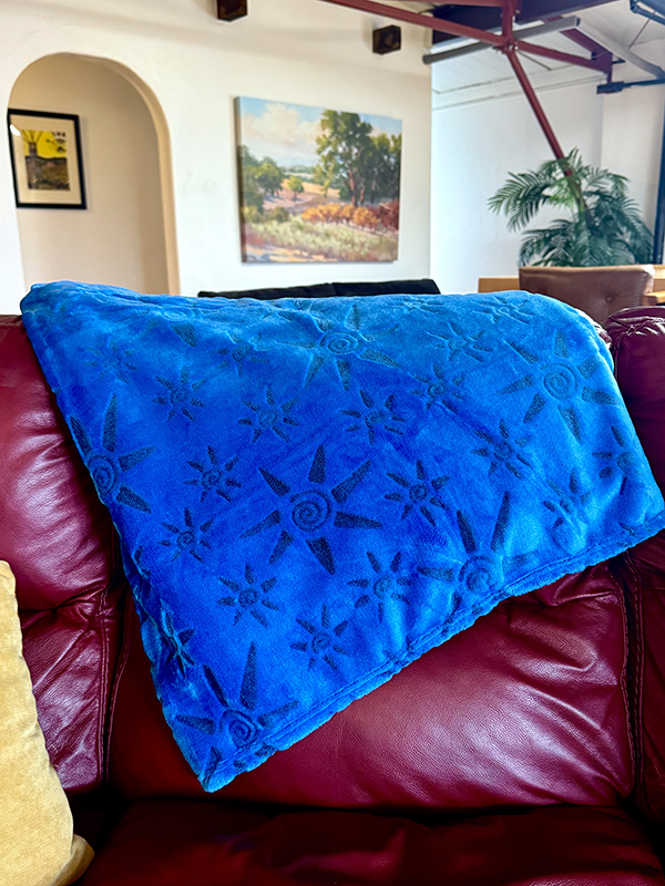Product Image for Logo Blue Blanket